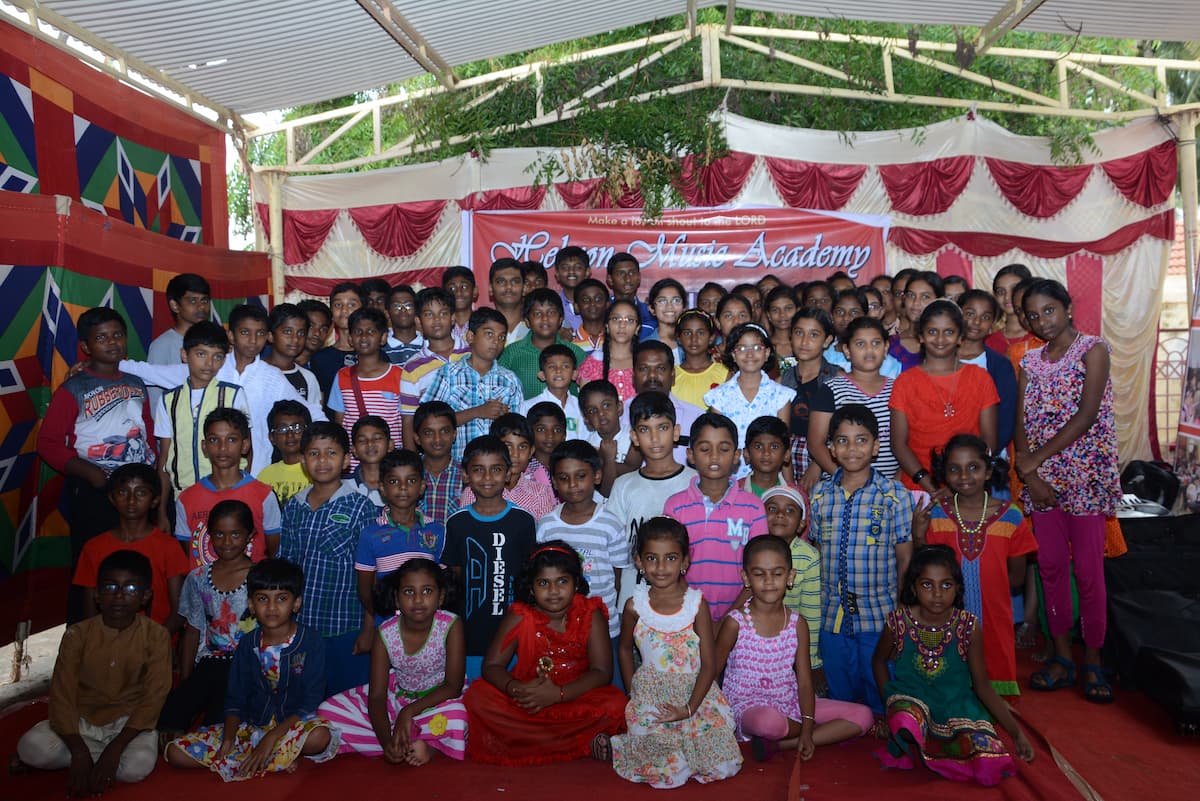 Arts and music students group photo